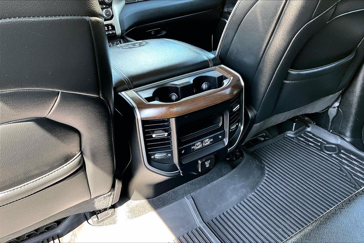 Used 2022 RAM 1500 Laramie AWD/4WD image 11