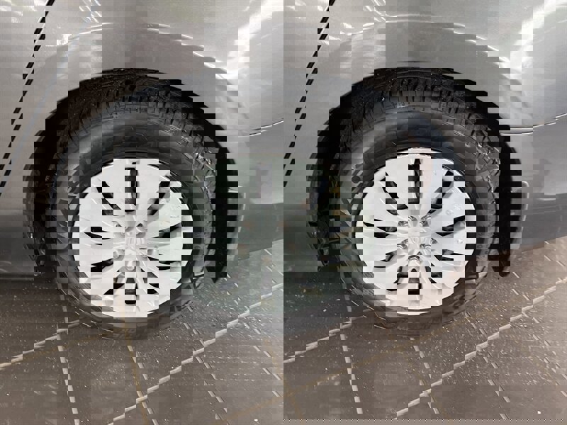 Used 2012 Honda Accord LX image 27