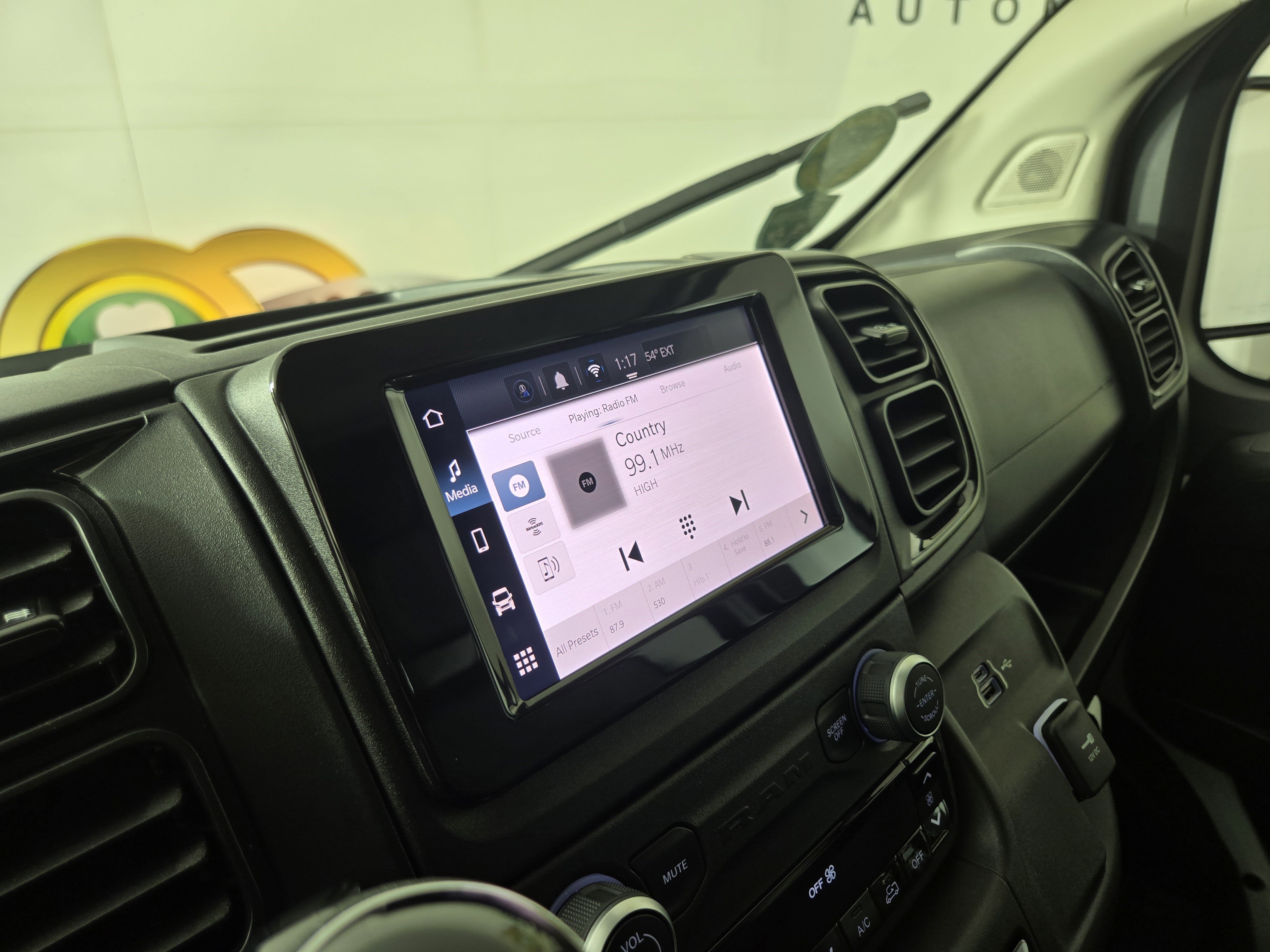 Used 2024 RAM ProMaster 2500 w/ Convenience Group image 20