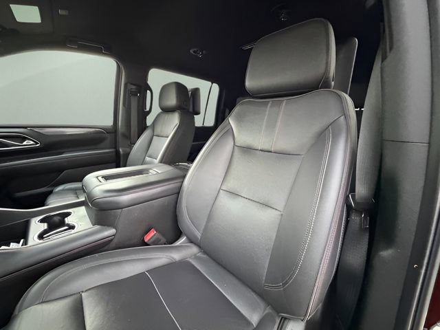 Used 2023 Chevrolet Suburban RST w/ Luxury Package image 28
