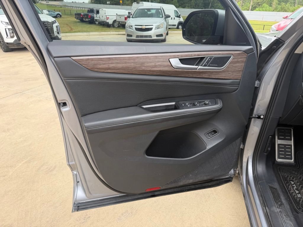Used 2024 Volkswagen Atlas SEL Premium R-Line AWD/4WD image 12