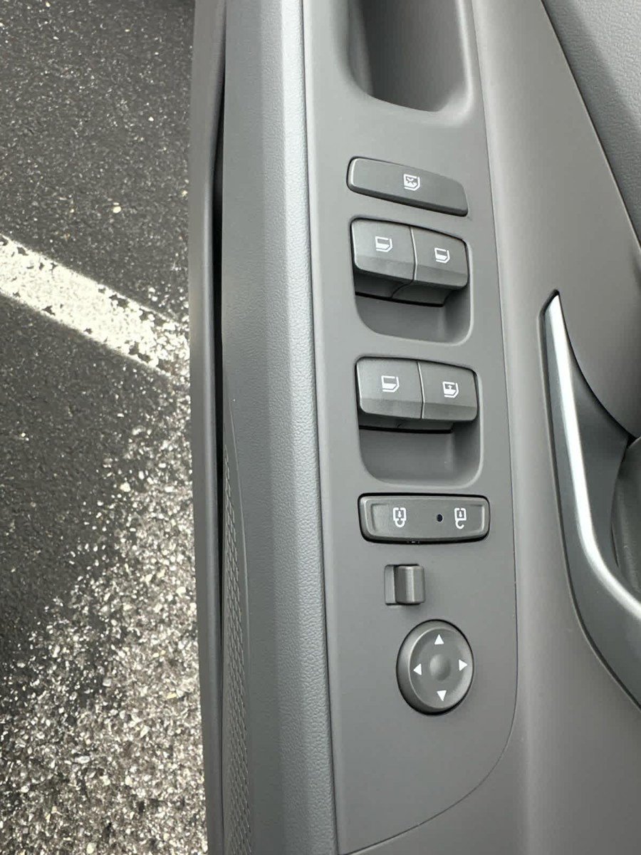 New 2026 Hyundai Elantra SE FWD image 18
