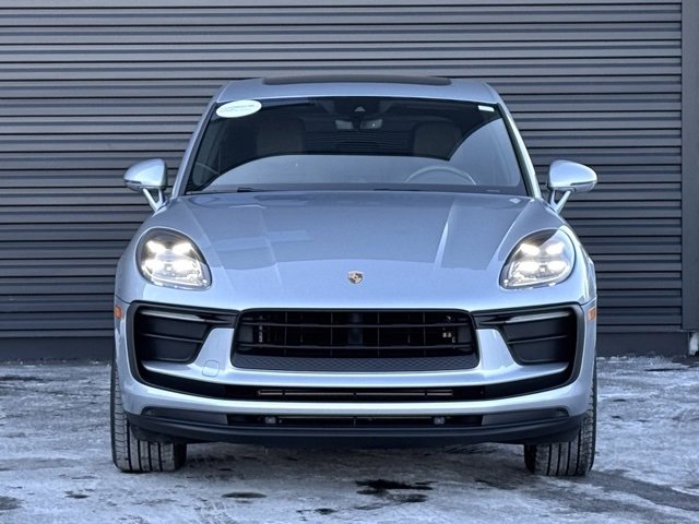 Certified 2022 Porsche Macan image 10