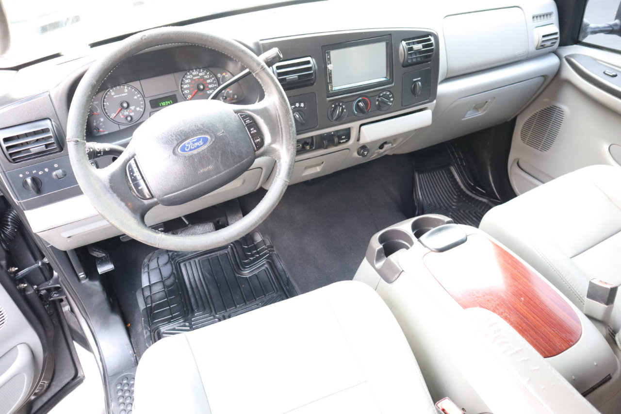 Used 2006 Ford F250 Lariat image 9
