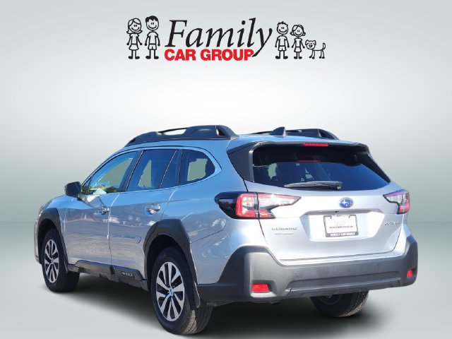Used 2025 Subaru Outback Premium AWD/4WD image 3