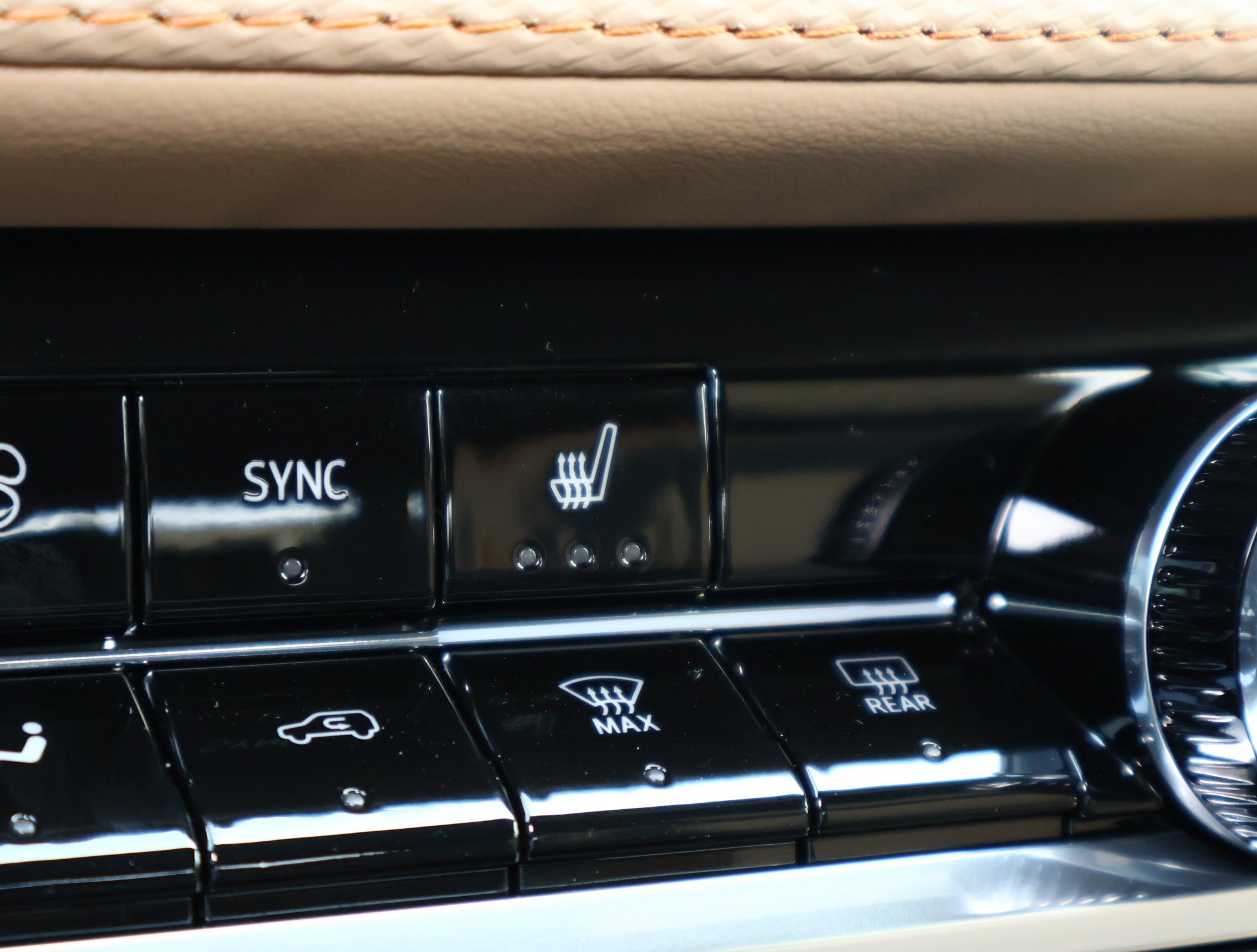 New 2027 Chevrolet Equinox ACTIV w/ Safety and Technology Package FWD image 5