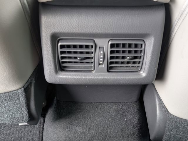 Used 2021 Toyota Camry XLE image 12