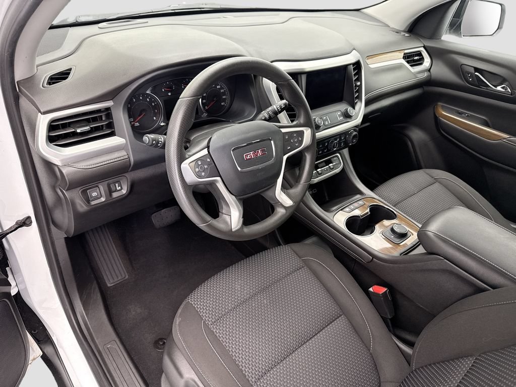 Used 2023 GMC Acadia SLE w/ Elevation Edition FWD image 9