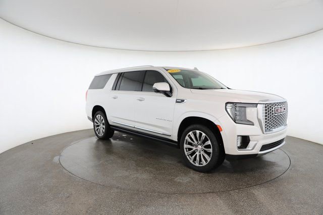 Used 2023 GMC Yukon XL Denali image 26