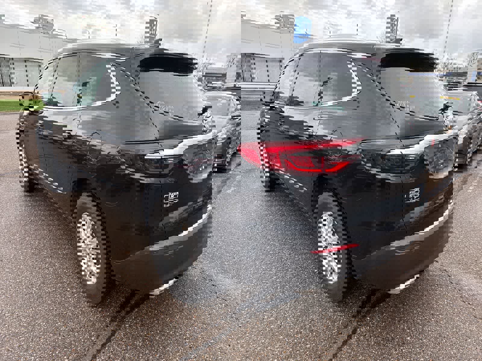 Used 2018 Buick Enclave Essence video 2