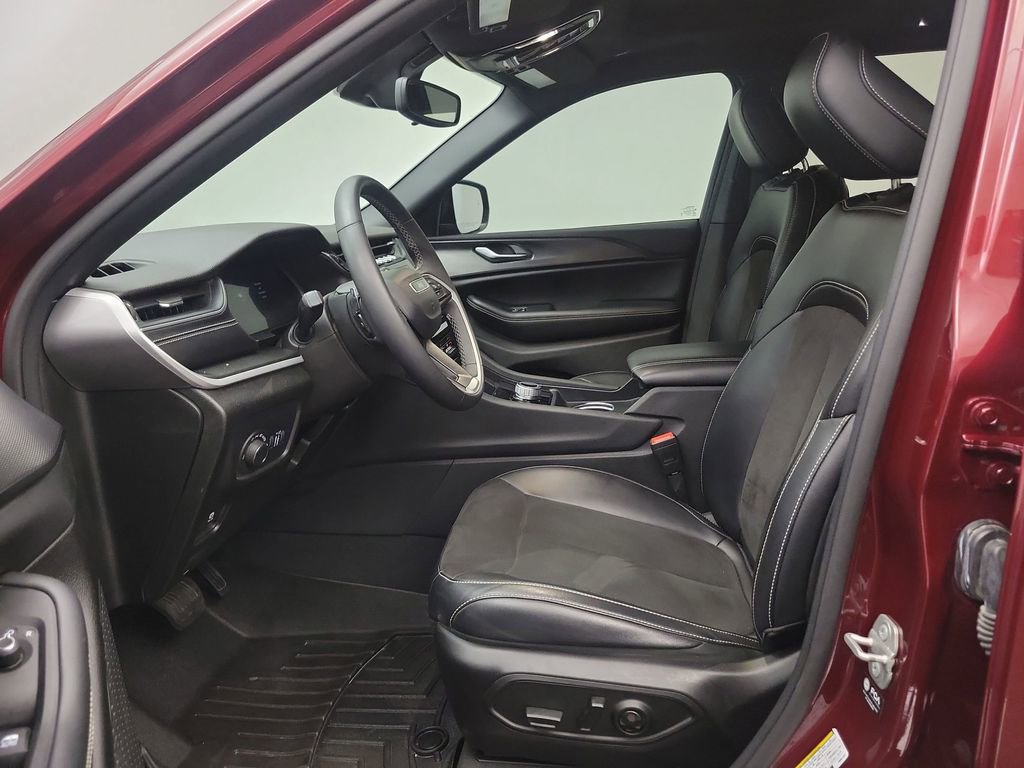 Used 2023 Jeep Grand Cherokee L Altitude image 4