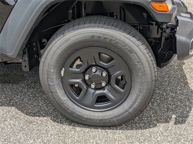 New 2025 Jeep Gladiator Sport image 11