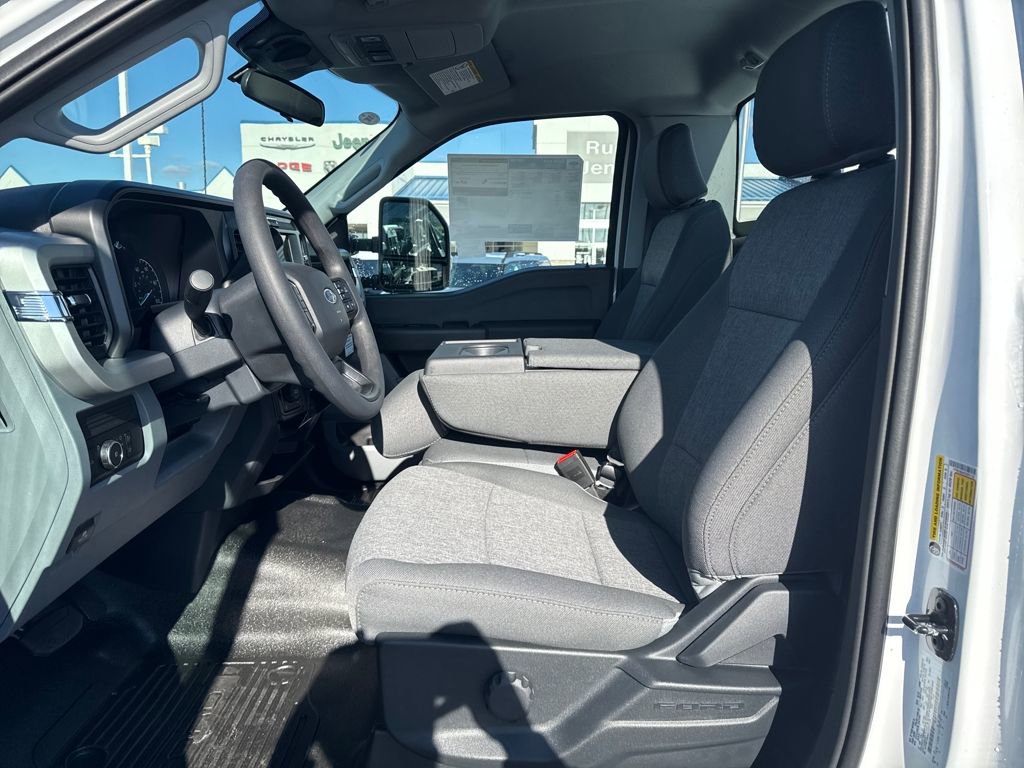 New 2026 Ford F350 XL w/ XL Chrome Package image 9