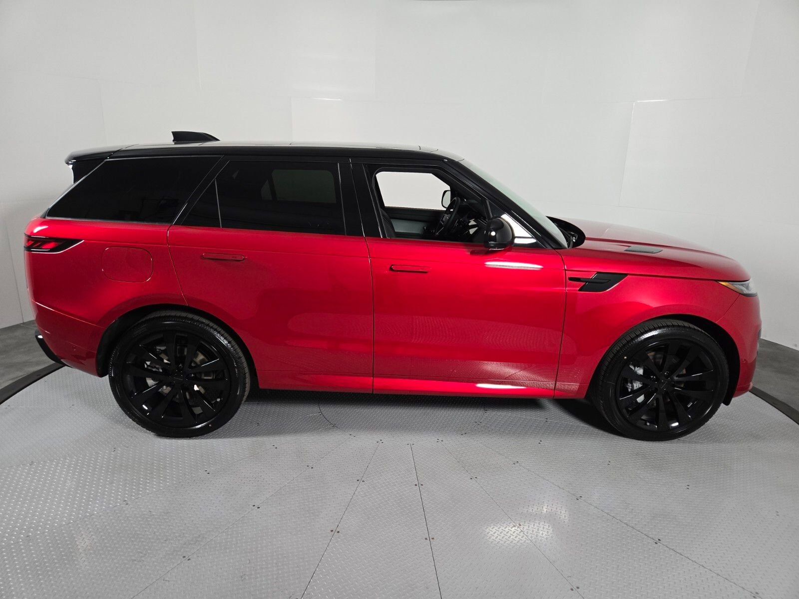 New 2026 Land Rover Range Rover Sport Dynamic SE AWD/4WD image 6