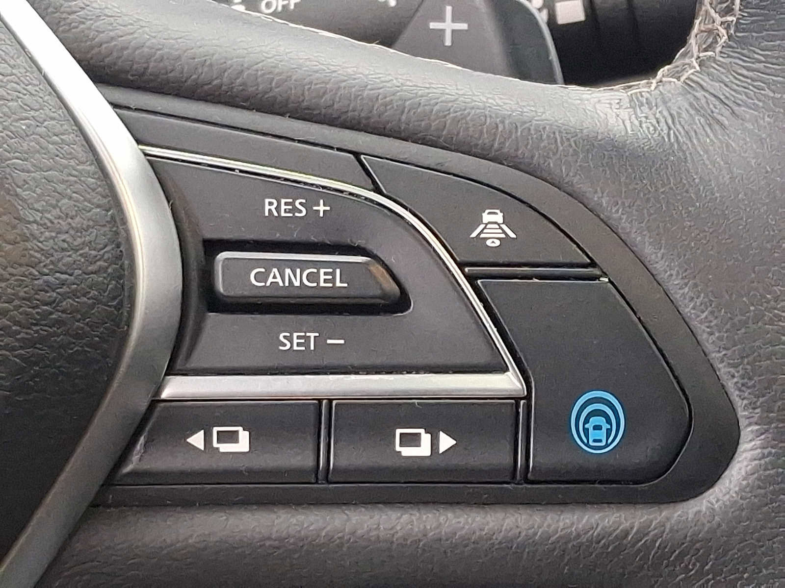 Used 2022 INFINITI QX50 Luxe w/ Appearance Package AWD/4WD image 24