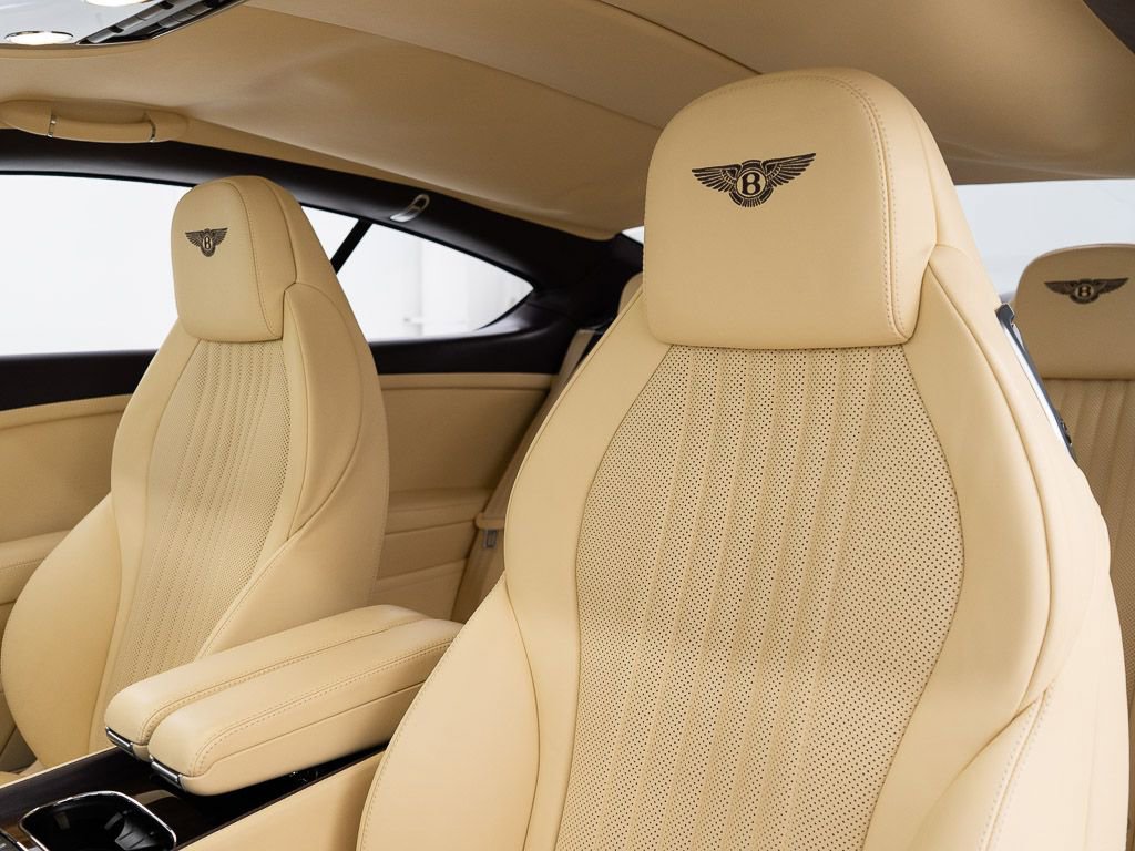 Used 2017 Bentley Continental GT image 16