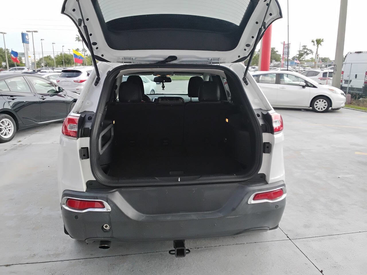 Used 2014 Jeep Cherokee Latitude image 10