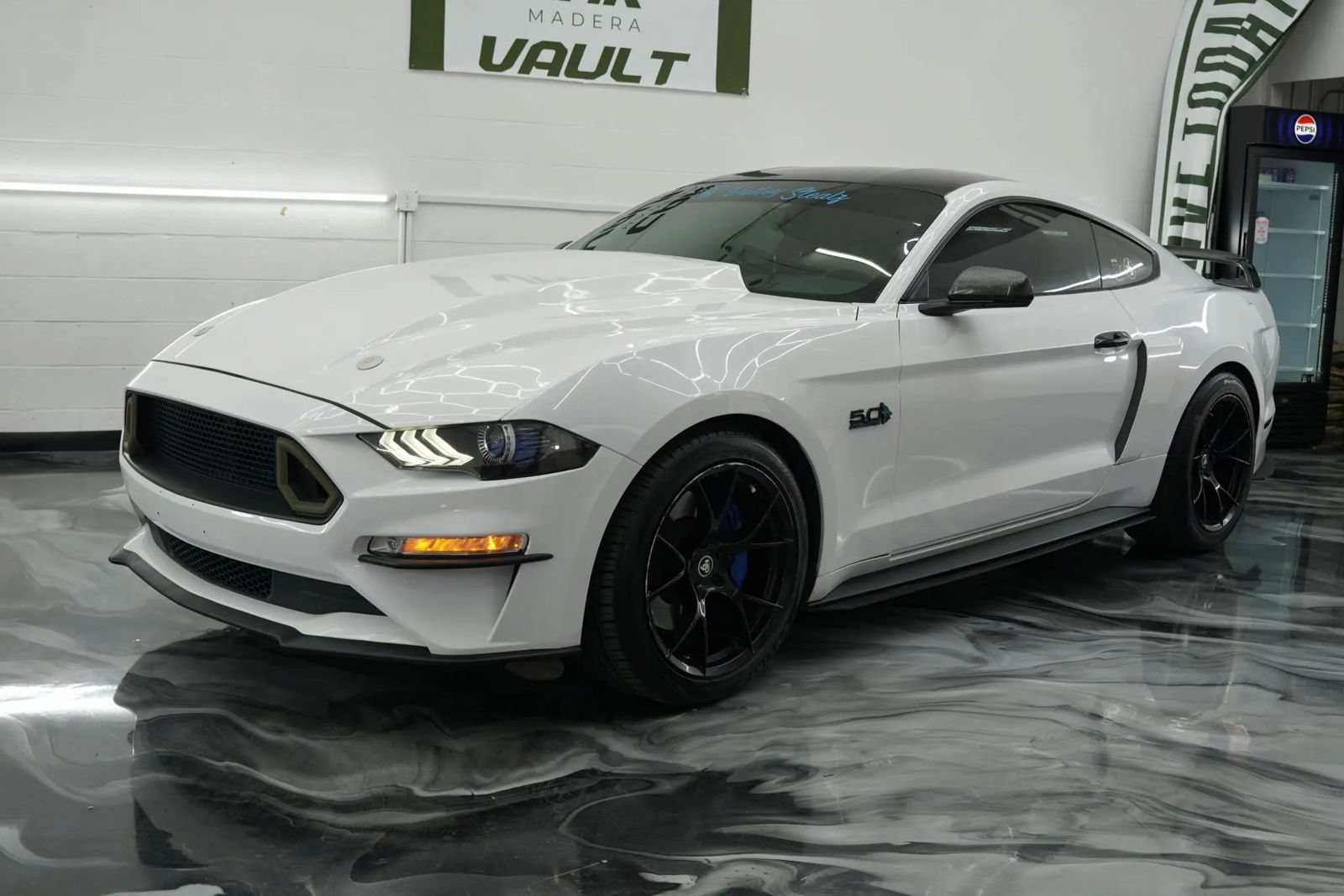 Used 2019 Ford Mustang GT Premium w/ Equipment Group 401A RWD image 40