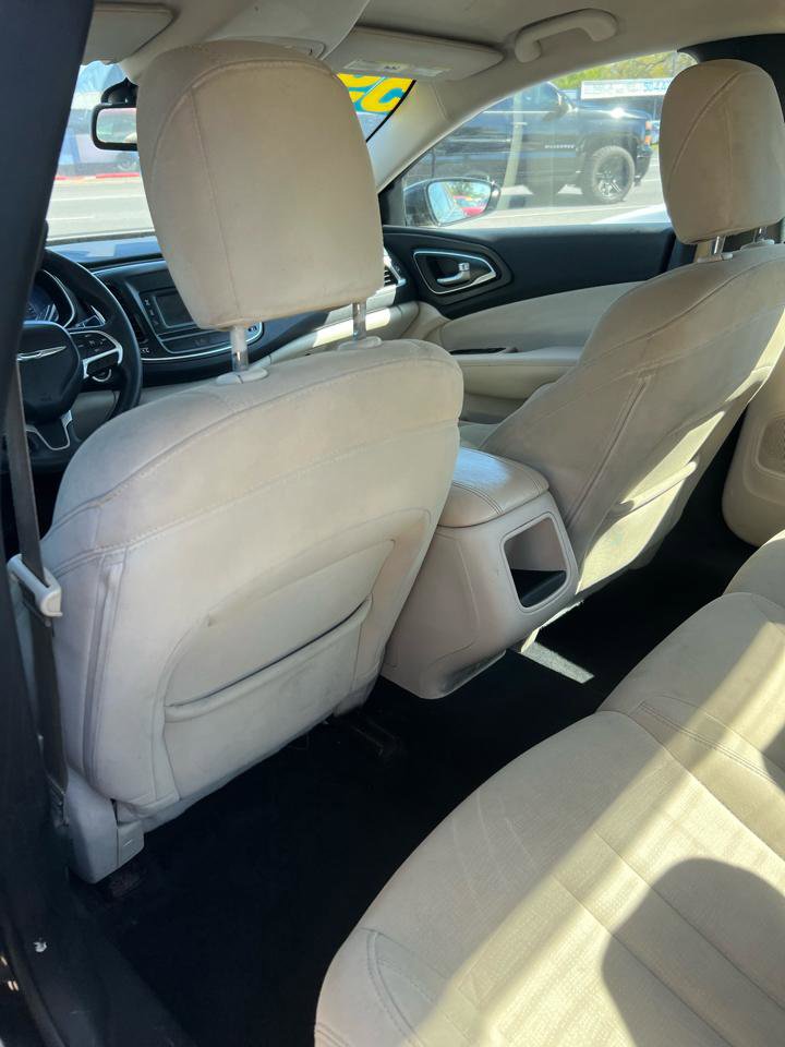 Used 2016 Chrysler 200 Limited image 5