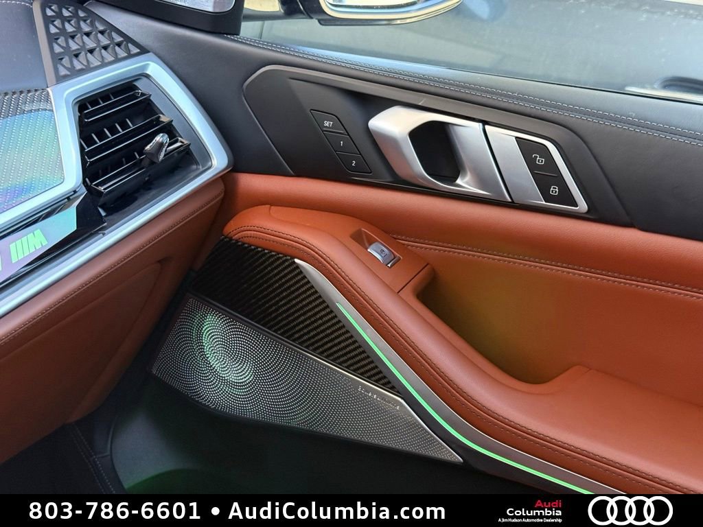 Used 2023 BMW X7 M60i AWD/4WD image 39
