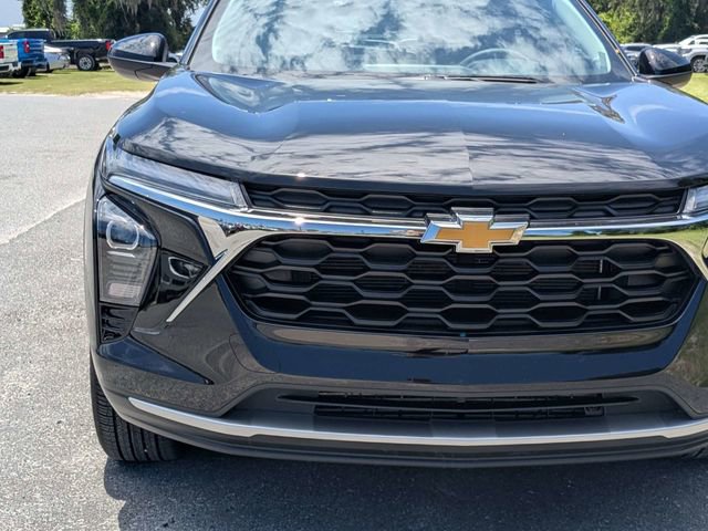 Used 2025 Chevrolet Trax LT FWD image 10