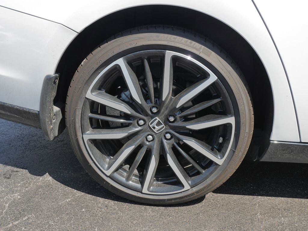 Used 2025 Honda Accord Touring image 9