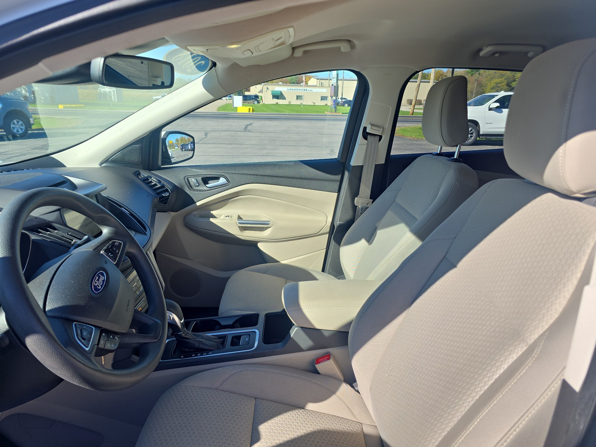 Used 2018 Ford Escape SE w/ Ford Safe & Smart Package FWD image 11