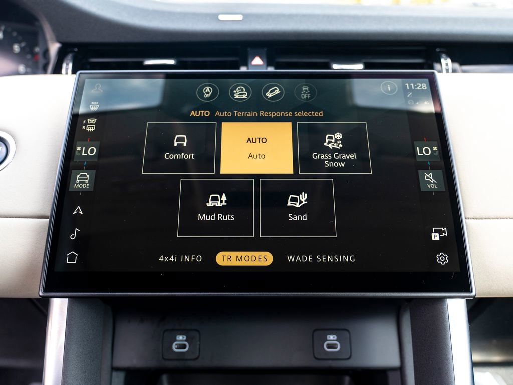 Certified 2025 Land Rover Discovery Sport S AWD/4WD image 23