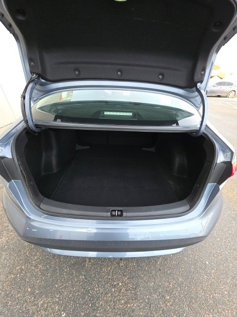 Used 2022 Toyota Corolla LE image 17