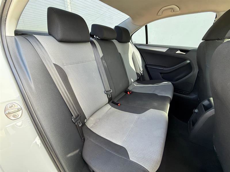 Used 2017 Volkswagen Jetta S image 14