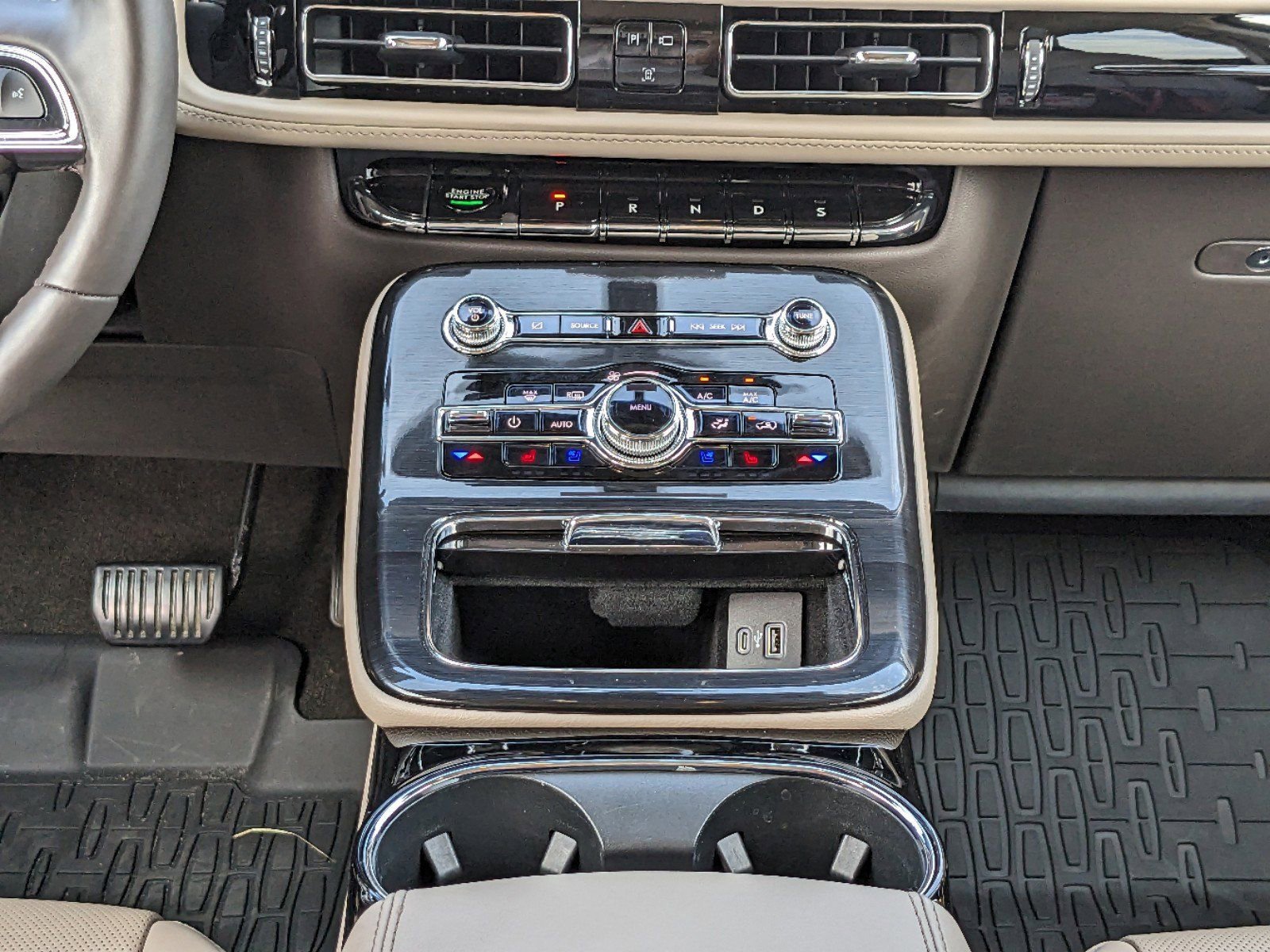 Certified 2023 Lincoln Nautilus Reserve w/ Equipment Group 201A image 21