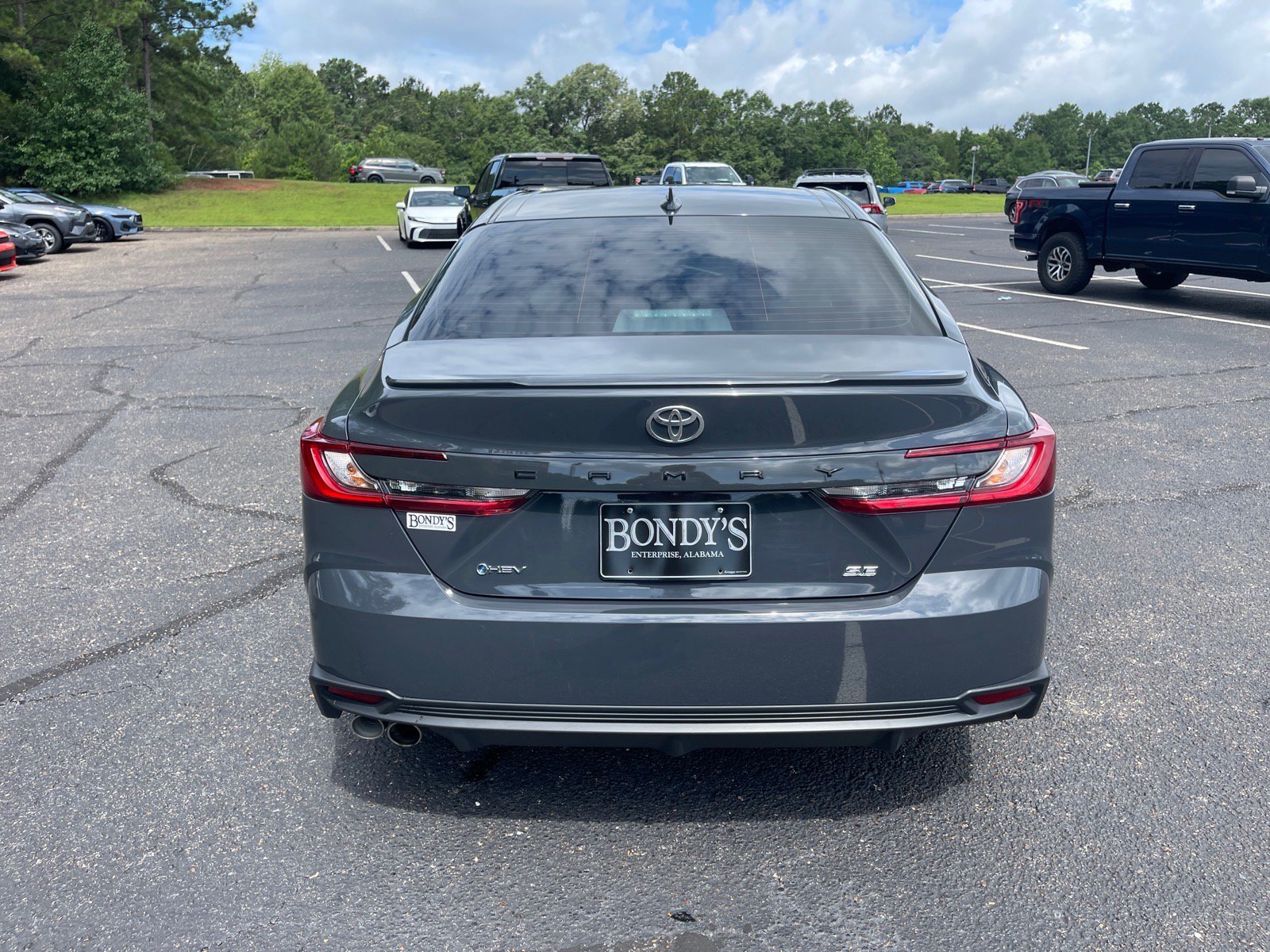 Used 2025 Toyota Camry SE w/ Multimedia Upgrade Package FWD image 15
