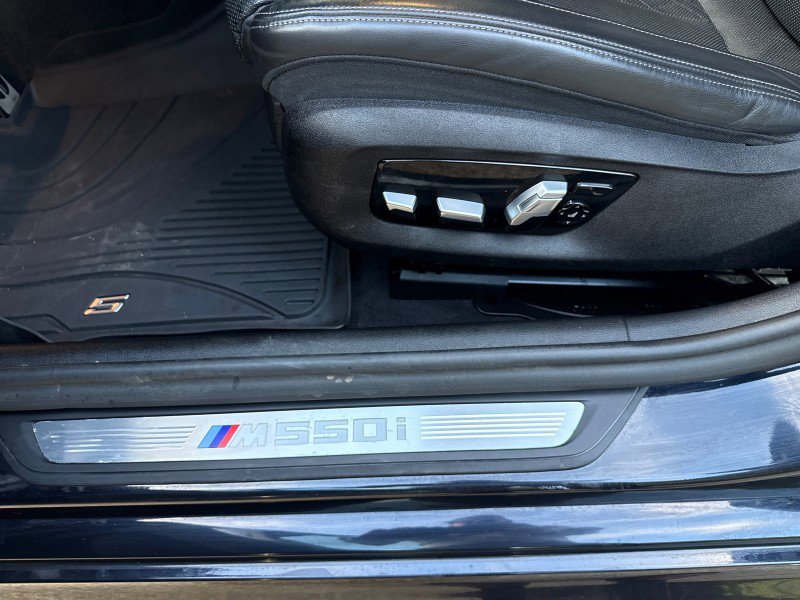 Used 2022 BMW M550i xDrive AWD/4WD image 12