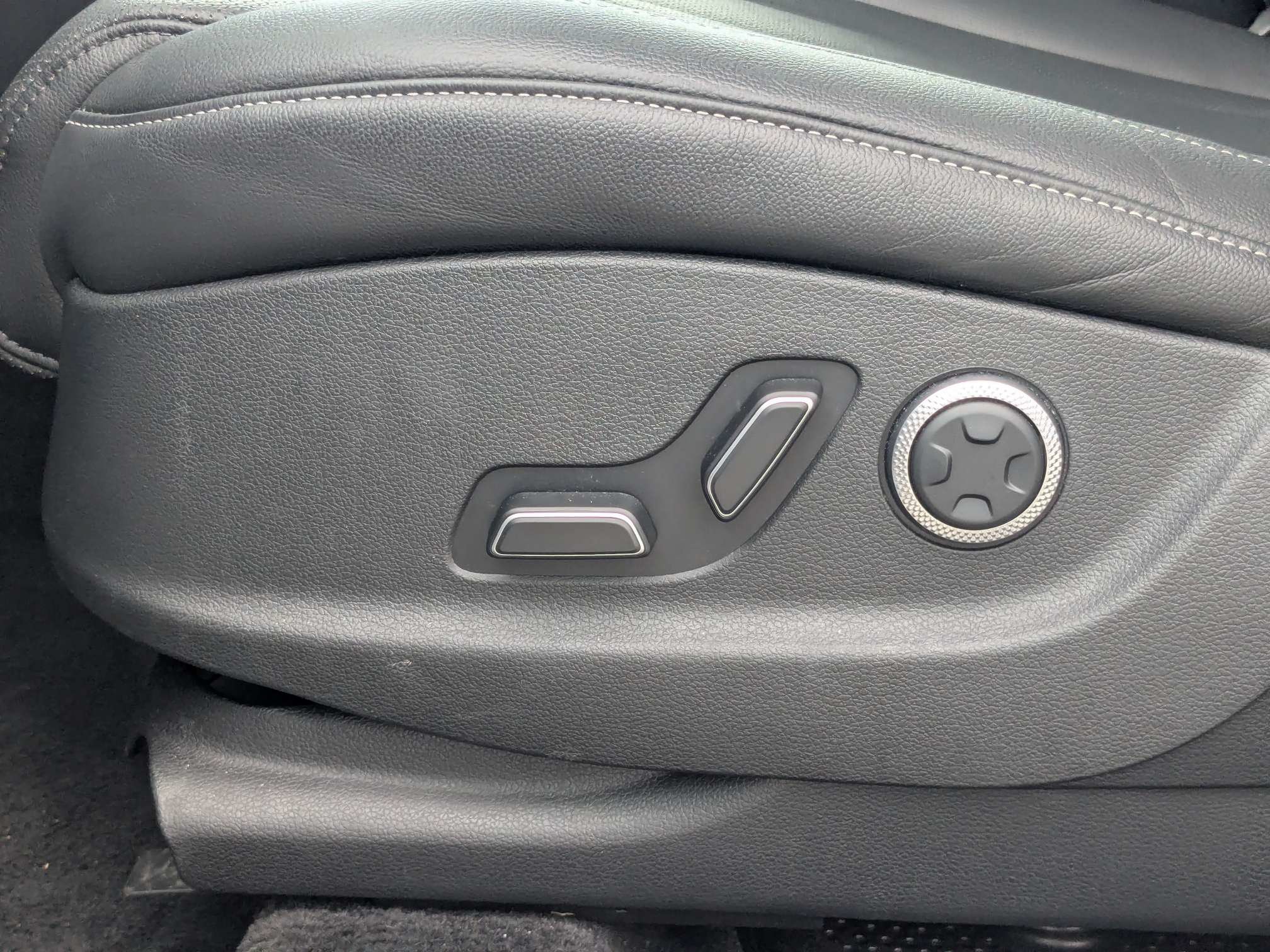 Used 2025 Genesis GV80 2.5T Standard AWD/4WD image 22