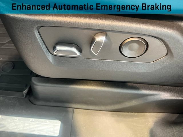 Used 2023 Cadillac Escalade Premium Luxury AWD/4WD image 18