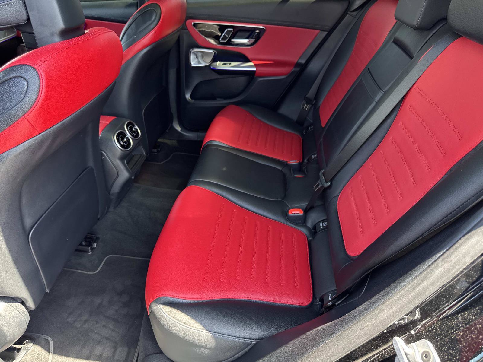 Used 2026 Mercedes-Benz GLC 300 image 25
