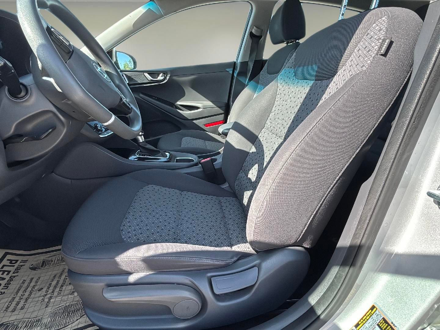 Used 2018 Hyundai Ioniq Blue FWD image 14