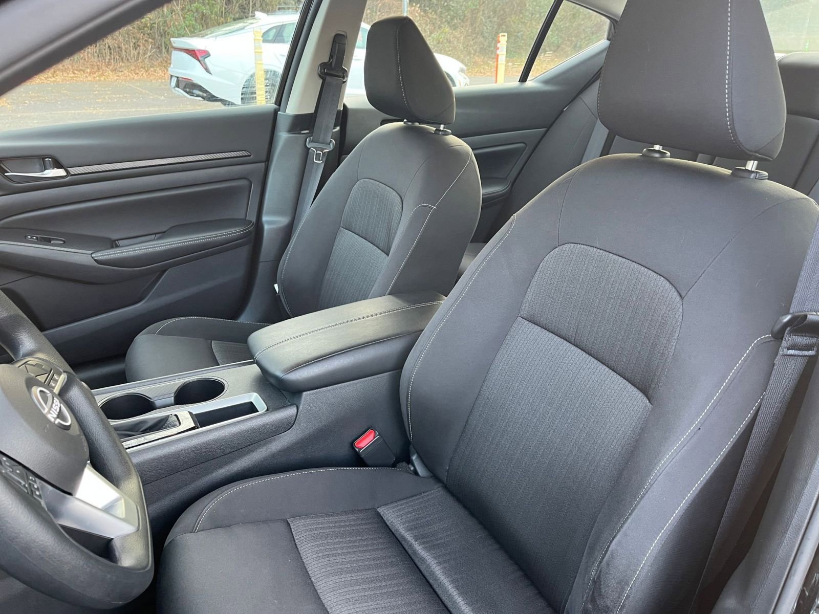 Used 2025 Nissan Altima 2.5 SV image 35