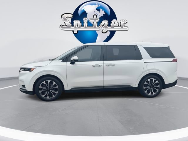 Used 2023 Kia Carnival EX image 6