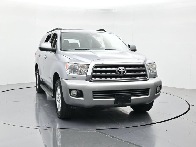Used 2017 Toyota Sequoia SR5 AWD/4WD image 4