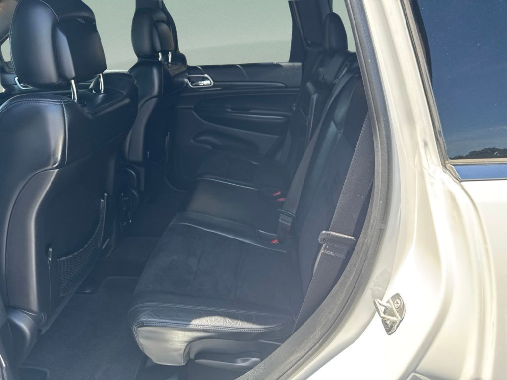 Used 2018 Jeep Grand Cherokee Laredo RWD image 11