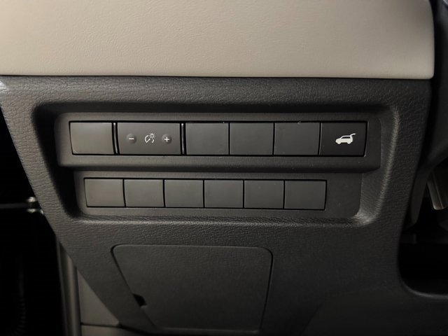 New 2025 Mitsubishi Outlander SE image 10