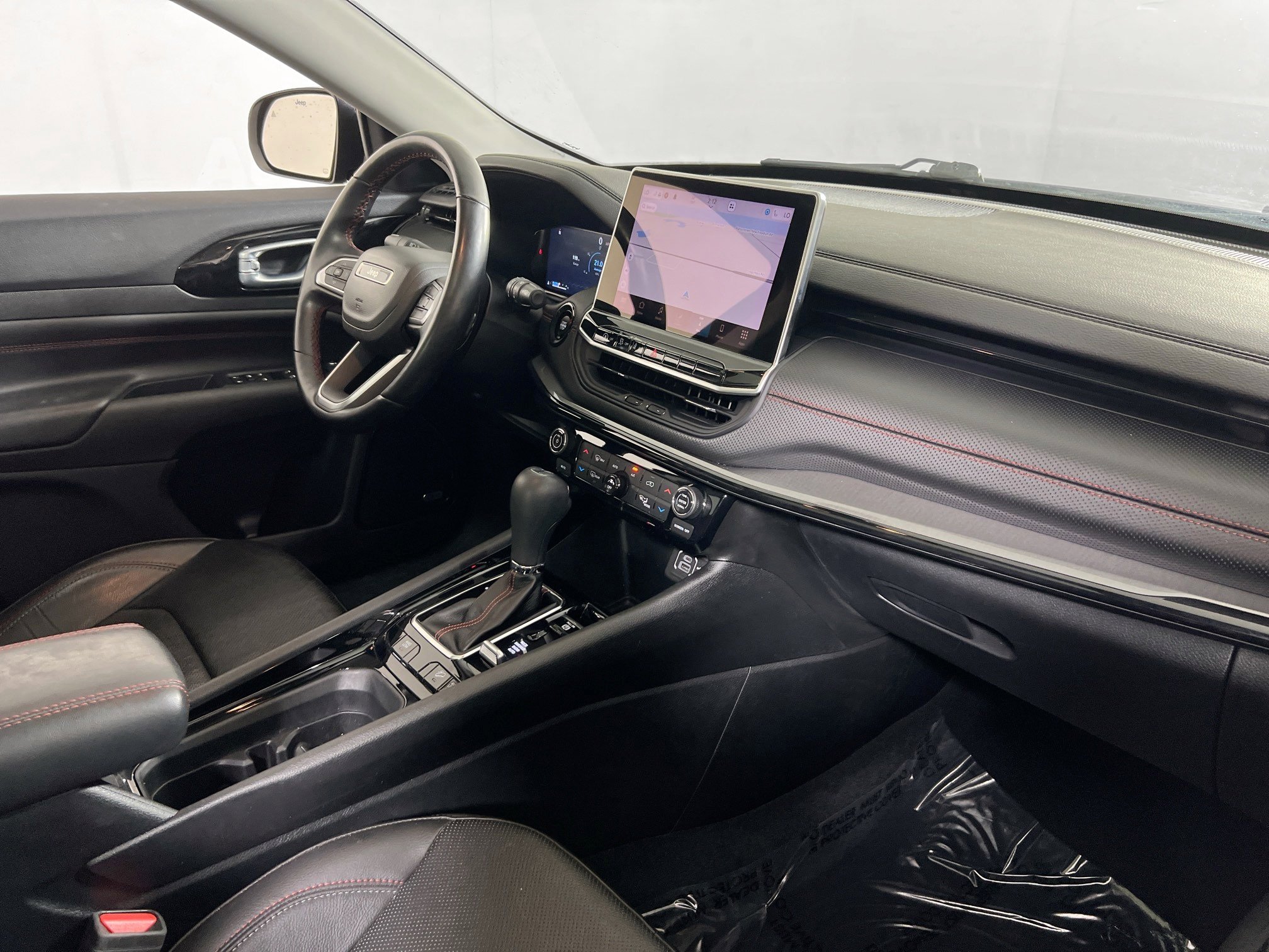 Used 2022 Jeep Compass Trailhawk w/ Trailhawk Elite Group image 28