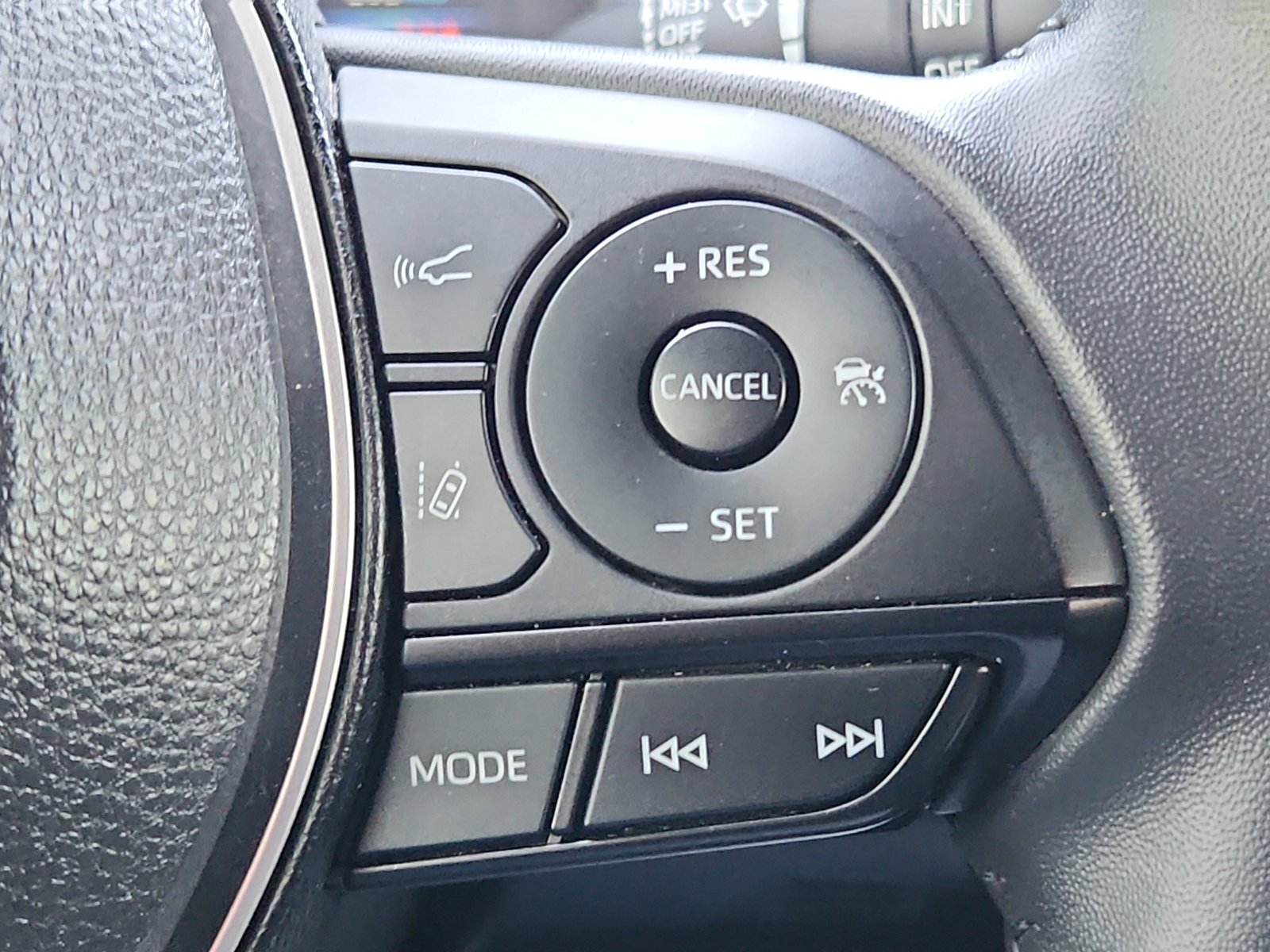 Used 2022 Toyota Corolla SE w/ Carpet Mat Package (TMS) image 14