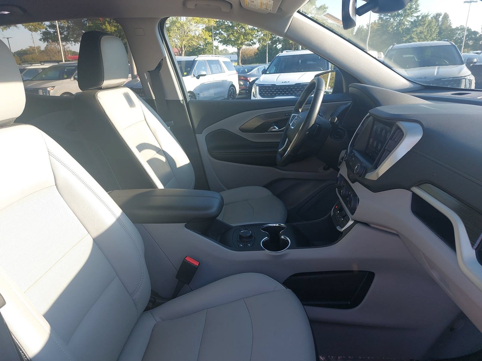 Used 2024 GMC Terrain SLT AWD/4WD image 10