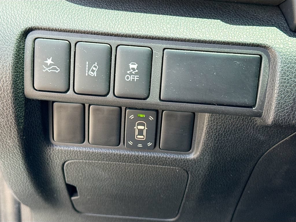 Used 2022 Mitsubishi Eclipse Cross SEL FWD image 34