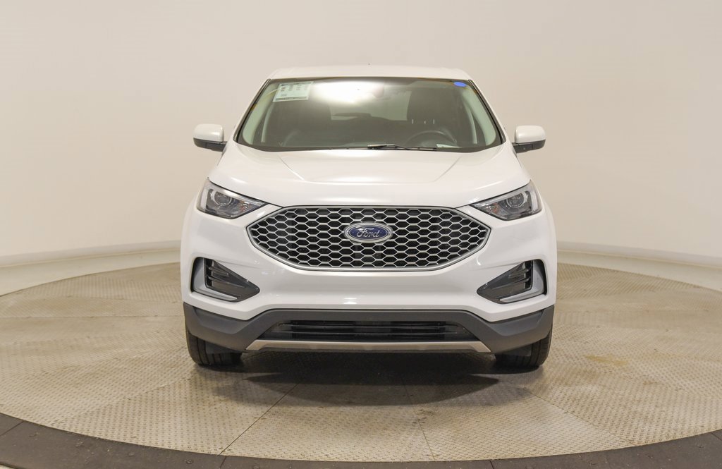 Used 2024 Ford Edge SEL image 3