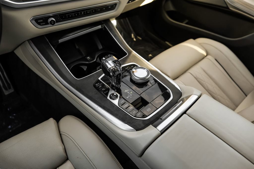 Used 2022 BMW X5 M50i w/ Executive Package image 24
