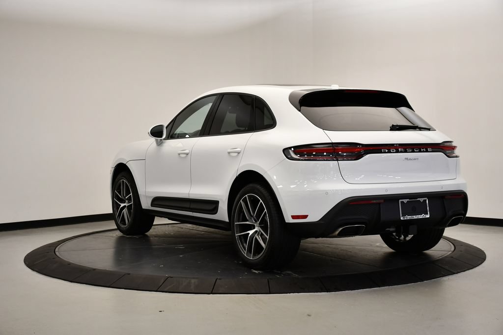 Certified 2026 Porsche Macan AWD/4WD image 3