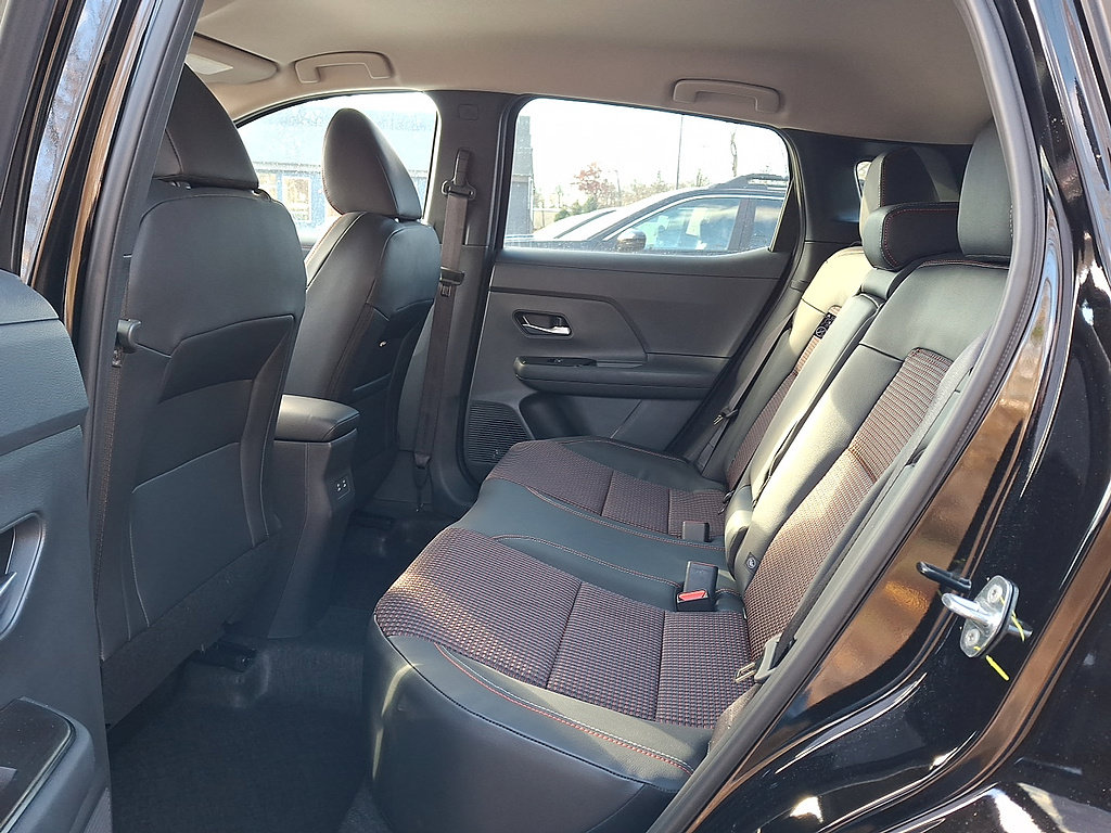 New 2026 Nissan Kicks SR w/ Cold Weather Package AWD/4WD image 5